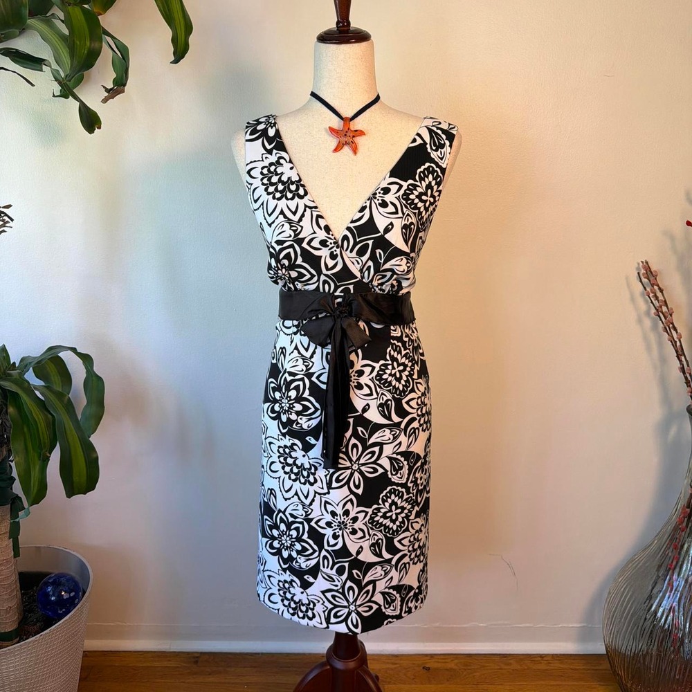 Connected Black White Floral V Neck Shift Dress Satin Waist Tie Y2K Size 10